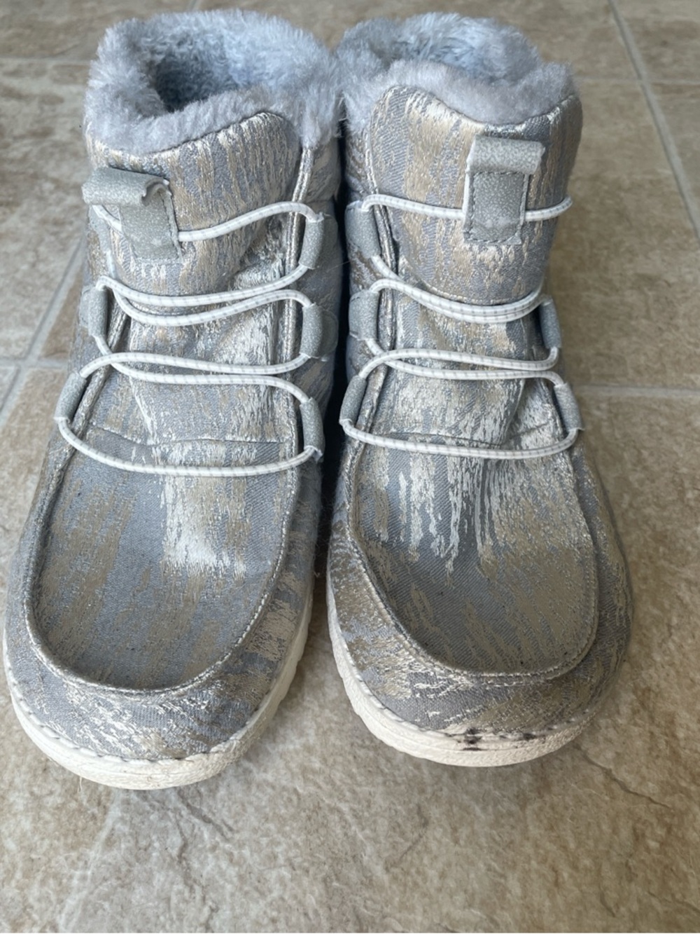 Hey Dude Lea Fur Grey Boots Size 6 Cozy Faux Fur Lined Winter Booties